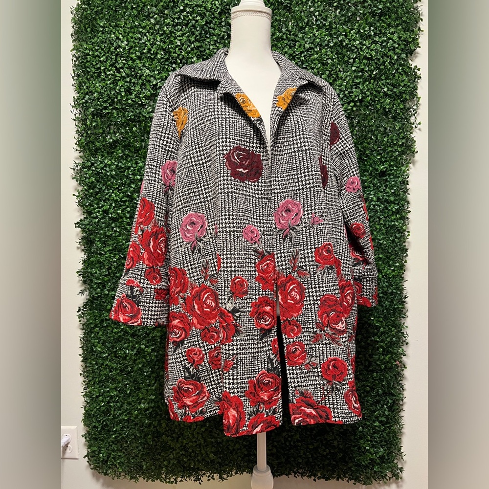 Caroline Rose Petite Rose Plaid Jacquard Party Jacket - Size Medium - Like New